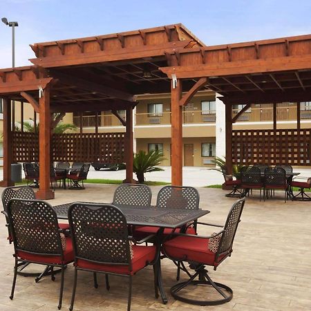 Days Inn & Suites By Wyndham Houston North-Spring Westfield Exterior foto