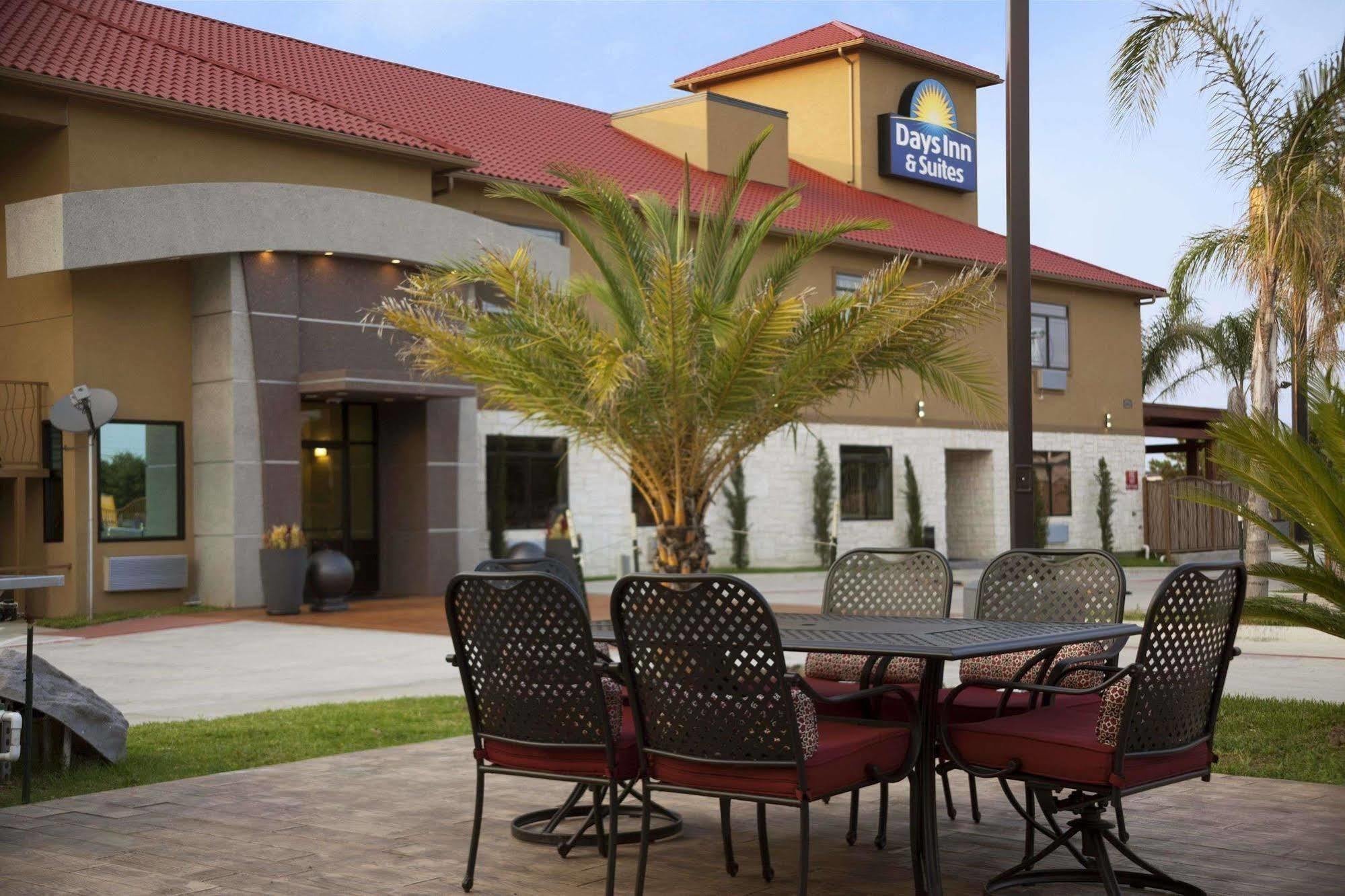 Days Inn & Suites By Wyndham Houston North-Spring Westfield Exterior foto