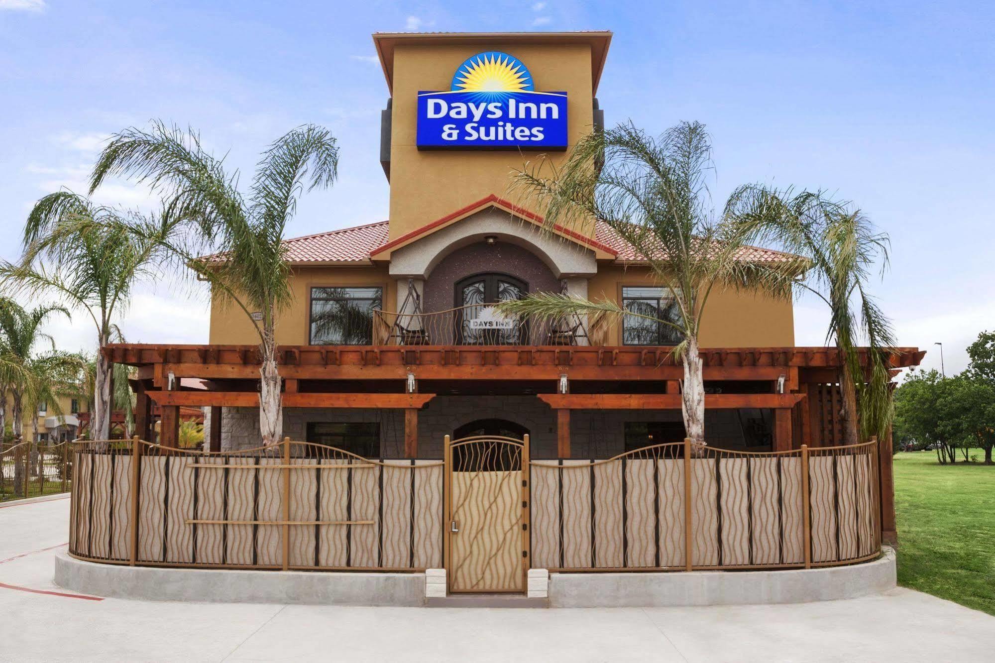 Days Inn & Suites By Wyndham Houston North-Spring Westfield Exterior foto
